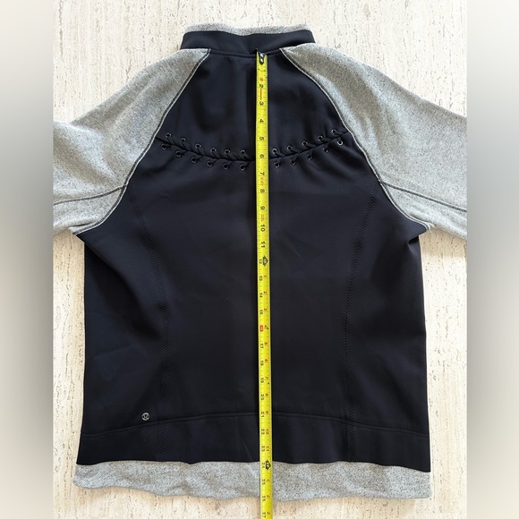 Lululemon Var-City Bomber Jacket | Black / Heathered Black | Size 10 - Picture 12 of 16